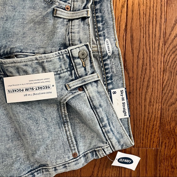 NWT - Old Navy Sky High Cut-Off Jeans - Picture 3 of 4